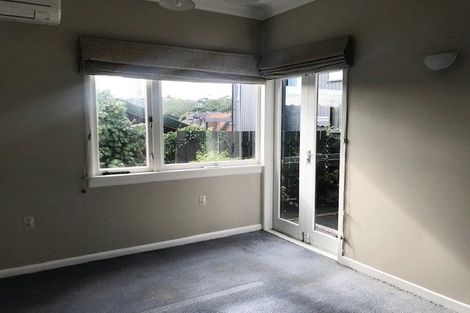 Photo of property in 2 Mcarthur Street, Terrace End, Palmerston North, 4410