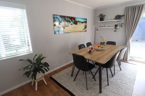 Photo of property in 7 Elizabeth Drive, West Harbour, Auckland, 0618