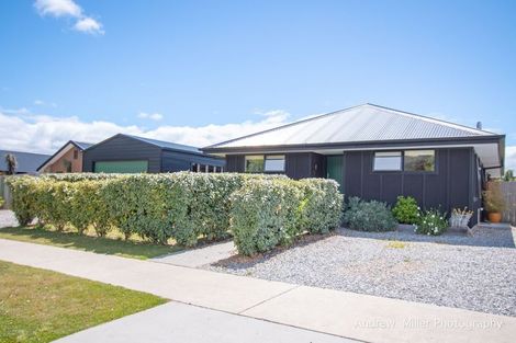 Photo of property in 16 Kingfisher Crescent, Albert Town, Wanaka, 9305