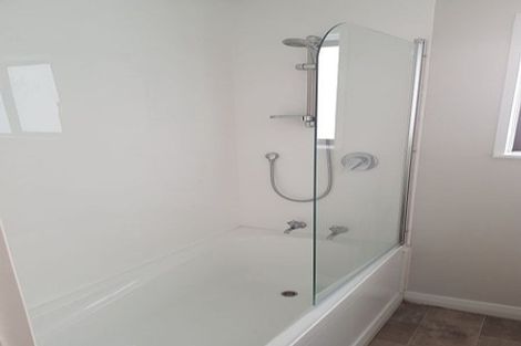 Photo of property in 5 Henry Street, Ebdentown, Upper Hutt, 5018