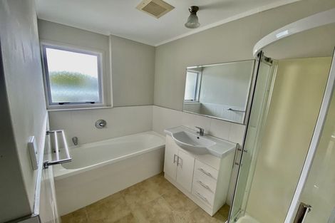 Photo of property in 1/91 Diana Drive, Glenfield, Auckland, 0627