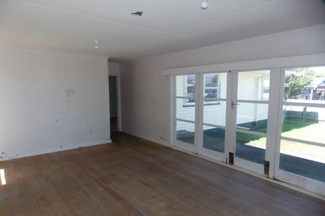 Photo of property in 3 Clifton Street, Bulls, 4818