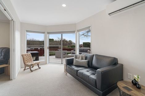 Photo of property in 25 Utauta Street, Waikanae, 5036