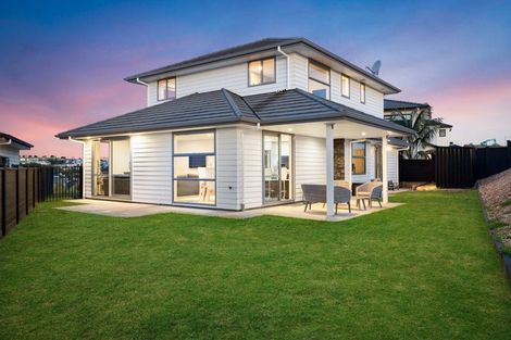 Photo of property in 28 Resolution Drive, Gulf Harbour, Whangaparaoa, 0930