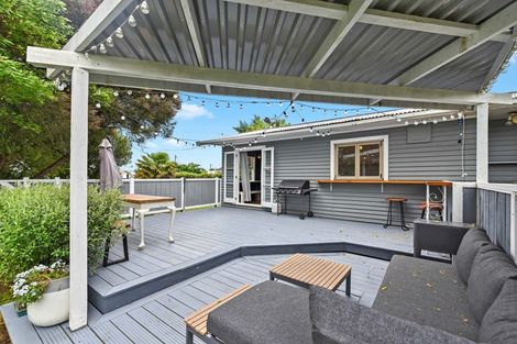 Photo of property in 15 Matthews Crescent, Melville, Hamilton, 3206