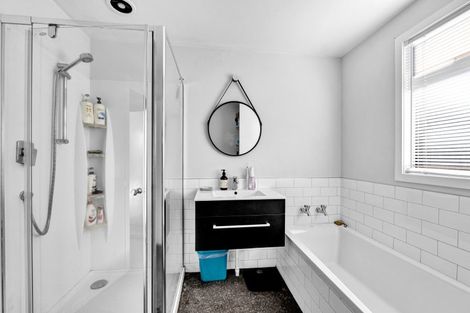 Photo of property in 78 Ngamotu Road, Spotswood, New Plymouth, 4310