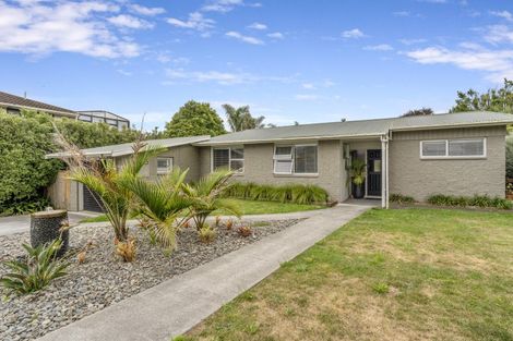 Photo of property in 21 Ratanui Road, Paraparaumu, 5032