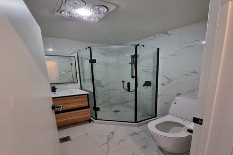 Photo of property in 49c Riverton Drive, Randwick Park, Auckland, 2105