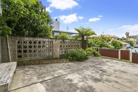 Photo of property in 939 Beach Road, Torbay, Auckland, 0630