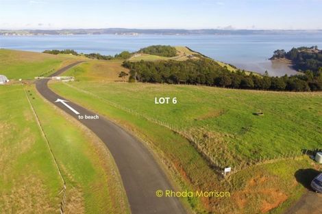 Photo of property in 6 Te Wairoa Lane, Tinopai, 0593