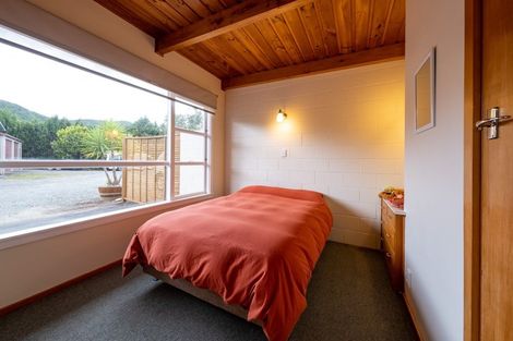 Photo of property in 5/209 Waikawa Road, Waikawa, Picton, 7220