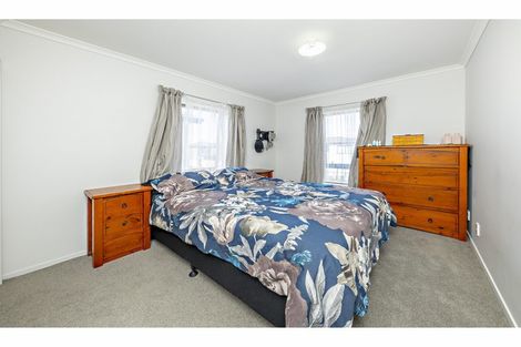 Photo of property in 22 Taiaapure Street, Weymouth, Auckland, 2103