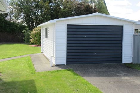 Photo of property in 4 Timaru Road, Waimate, 7924