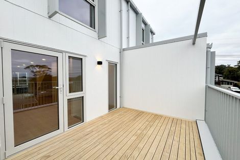 Photo of property in 17/9 Aeroview Drive, Beach Haven, Auckland, 0626