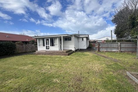 Photo of property in 16 Sawyers Arms Road, Northcote, Christchurch, 8052