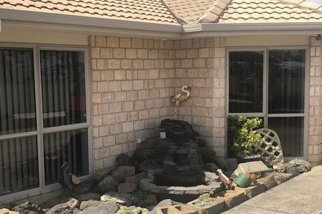 Photo of property in 27 Nicholas Gibbons Drive, Clendon Park, Auckland, 2103