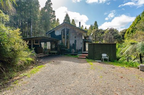 Photo of property in 14 Te Aute Ridge Road, Waitakere, Henderson, 0781