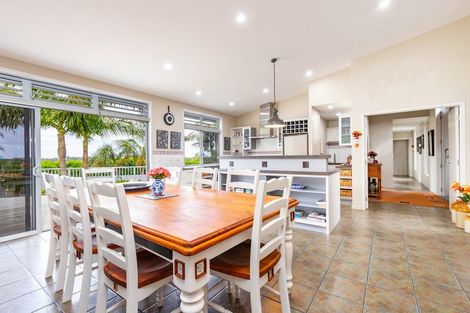 Photo of property in 56 Old Waipu Road, Mangawhai, 0505