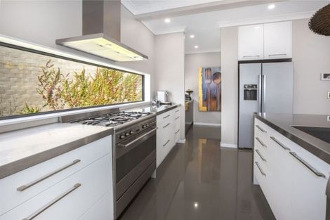 Photo of property in 129 Woodman Drive, Tawa, Wellington, 5028