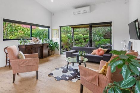 Photo of property in 2 Laly Haddon Place, Matakana, 0985