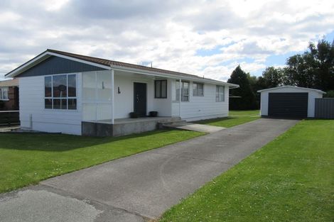 Photo of property in 4 Timaru Road, Waimate, 7924