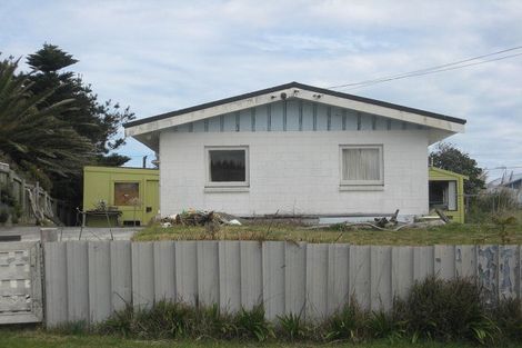 Photo of property in 81 Kahukura Avenue, Waitarere Beach, Levin, 5510