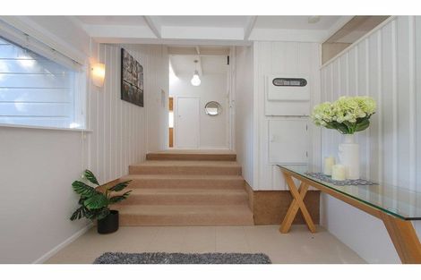 Photo of property in 99 Pupuke Road, Northcote, Auckland, 0627