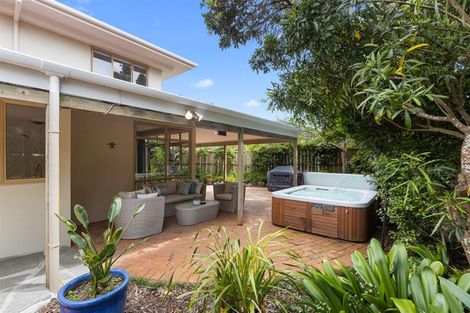 Photo of property in 484 Beach Road, Murrays Bay, Auckland, 0630