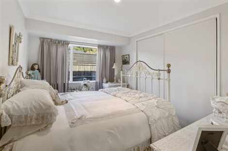 Photo of property in 5 Amoka Crescent, Parklands, Christchurch, 8083