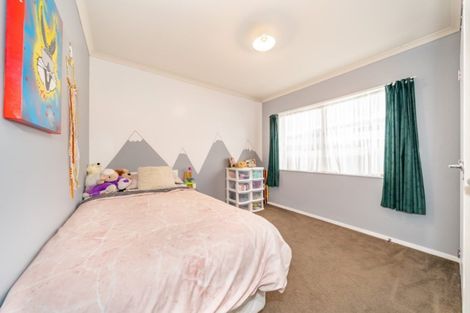 Photo of property in 32a Aniseed Grove, Timberlea, Upper Hutt, 5018
