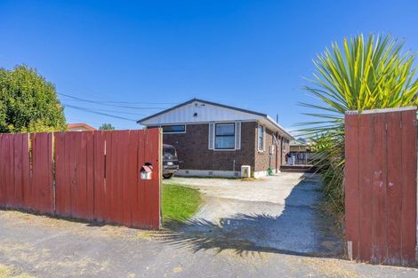 Photo of property in 1 Thornton Place, Melville, Hamilton, 3206