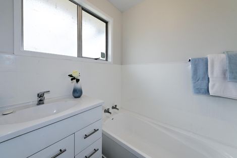 Photo of property in 1/81a Flanshaw Road, Te Atatu South, Auckland, 0610