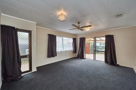 Photo of property in 2 Bevan Place, Cloverlea, Palmerston North, 4412