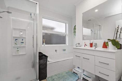 Photo of property in 13 Hapu Avenue, Baverstock, Hamilton, 3200