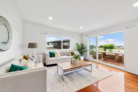 Photo of property in 65 Zara Court, Windsor Park, Auckland, 0632