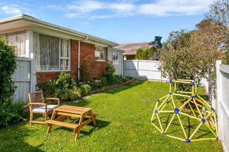 Photo of property in 1/10 Ballater Place, Highland Park, Auckland, 2010