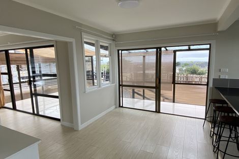 Photo of property in 17 Bradbury Road, Botany Downs, Auckland, 2010