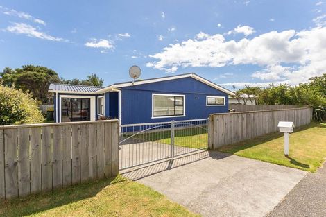 Photo of property in 127 Tilley Road, Paekakariki, 5034