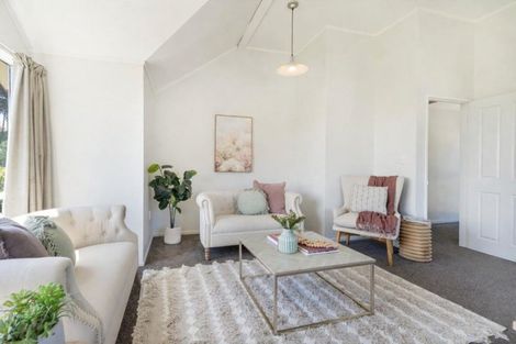 Photo of property in 5 Pimlico Place, Newlands, Wellington, 6037