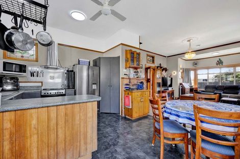 Photo of property in 231 Glover Road, Hawera, 4610