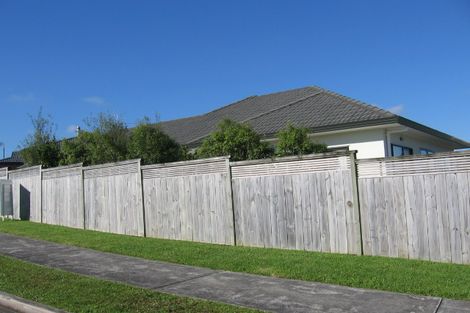 Photo of property in 10 Kinleith Way, Albany, Auckland, 0632