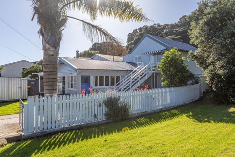 Photo of property in 2 Aputa Avenue, Te Puru, Thames, 3575