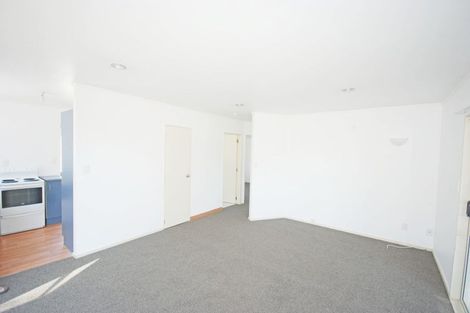 Photo of property in 21 Chilcott Road, Henderson, Auckland, 0612