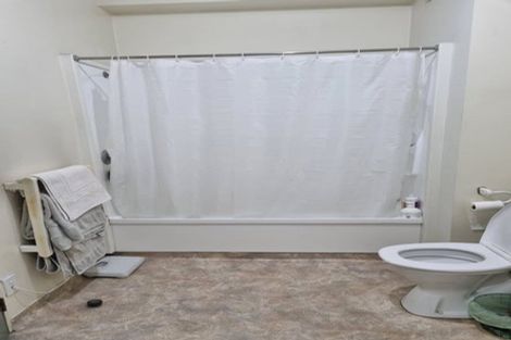 Photo of property in 17 Kent Terrace - Kent Apartments, 4f/16 Kent Terrace, Mount Victoria, Wellington, 6011