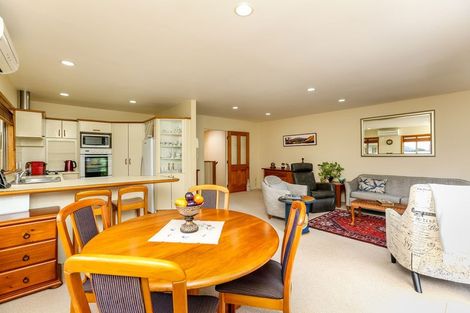 Photo of property in 3b Kawaroa Close, New Plymouth, 4310