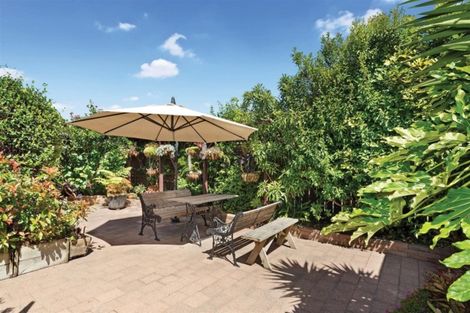 Photo of property in 2/31 Manly Esplanade, Browns Bay, Auckland, 0630