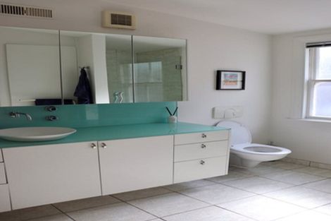 Photo of property in 22 Poplar Grove, Thorndon, Wellington, 6011