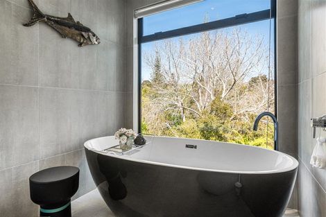 Photo of property in 2a Peter Terrace, Castor Bay, Auckland, 0620