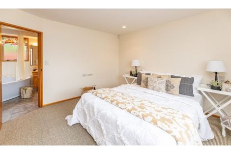 Photo of property in 2/48 Colwyn Street, Bryndwr, Christchurch, 8053