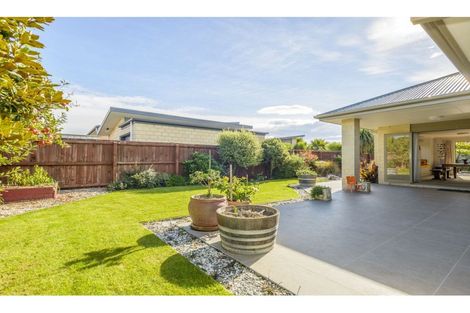 Photo of property in 33 Bottle Lake Drive, Parklands, Christchurch, 8083